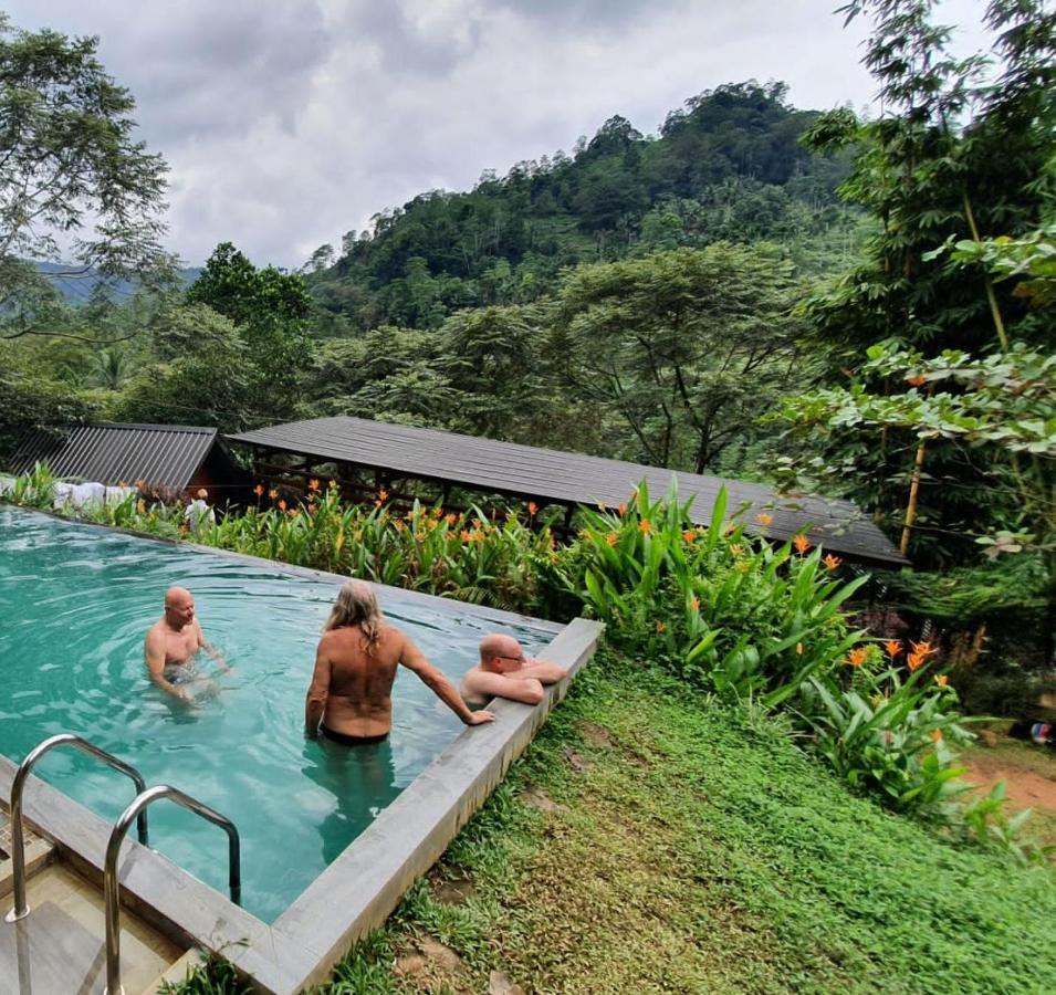 Sinharaja Forest Gate Deniyaya Exterior photo